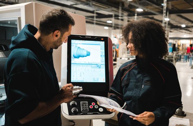 Photo apprenant et formateur